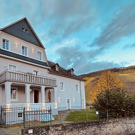 Gut Foersterlay - Exklusive Boutique Apartments Im Historischen Winzerhaus Direkt An Der Mosel Lösnich エクステリア 写真