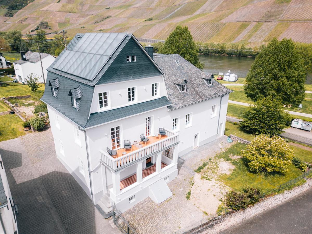 Gut Foersterlay - Exklusive Boutique Apartments Im Historischen Winzerhaus Direkt An Der Mosel Lösnich エクステリア 写真