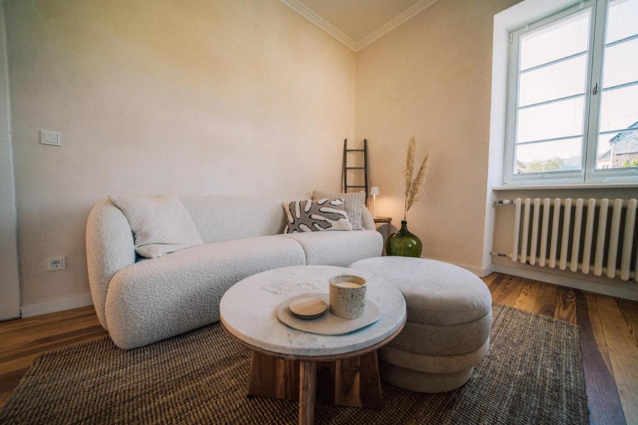 Gut Foersterlay - Exklusive Boutique Apartments Im Historischen Winzerhaus Direkt An Der Mosel Lösnich エクステリア 写真