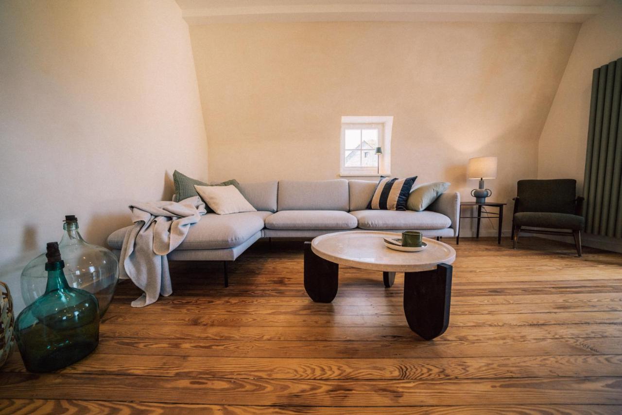 Gut Foersterlay - Exklusive Boutique Apartments Im Historischen Winzerhaus Direkt An Der Mosel Lösnich エクステリア 写真