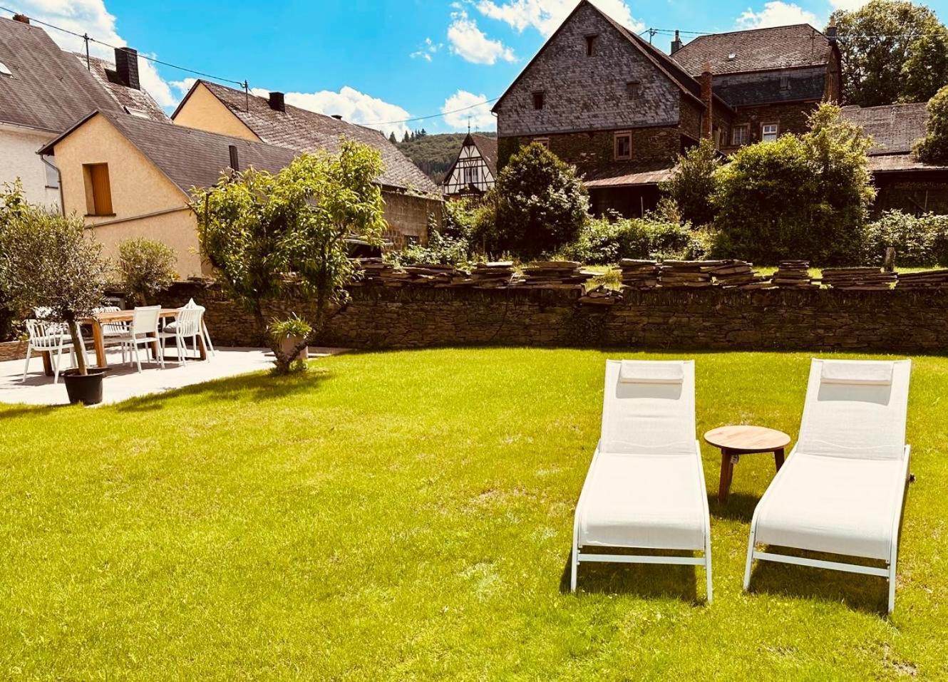 Gut Foersterlay - Exklusive Boutique Apartments Im Historischen Winzerhaus Direkt An Der Mosel Lösnich エクステリア 写真
